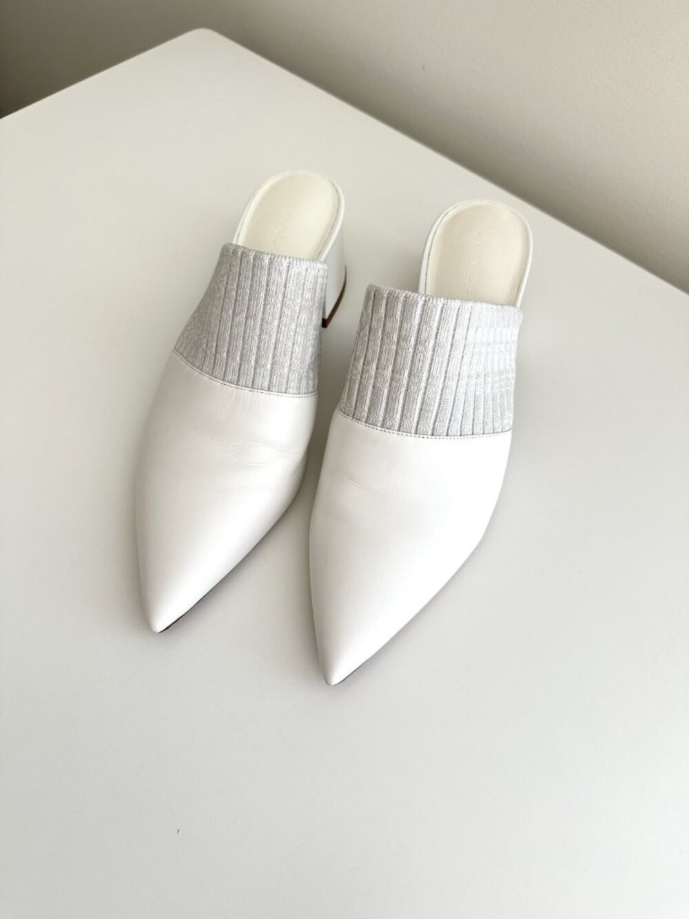 VINCE White Leather Pointy Toe Ribbed Knit Block Heel Mules Size 38